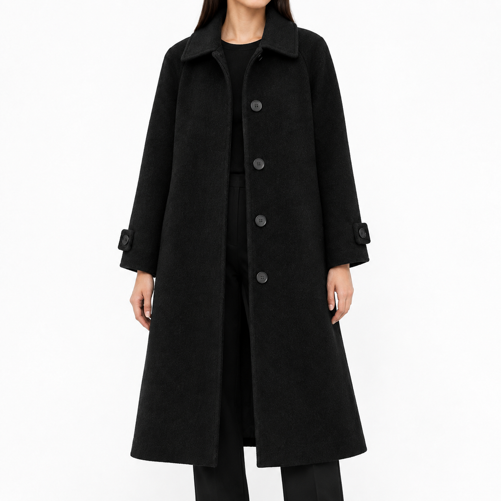 The Beatrice Rounded-Collar Coat - 黑色 - Model shot · approved