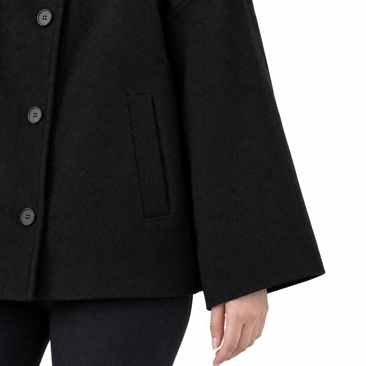 The Clara Double-Breasted Stand-Collar Short Coat - 双排扣黑色 - cuff pocket detail
